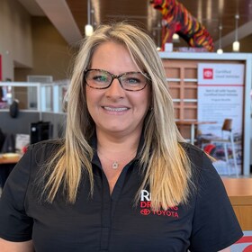 Staff member Amanda Johnson from ID_4d01b45b1a93