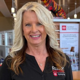 Staff member Tracy Overstreet from ID_4d01b45b1a93