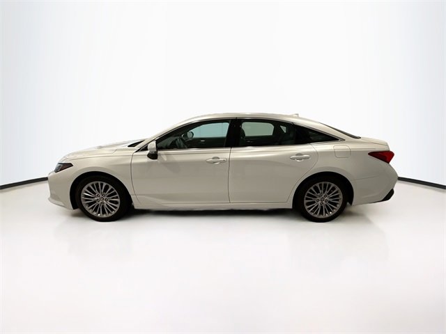 2022 Toyota Avalon Hybrid Limited photo 4