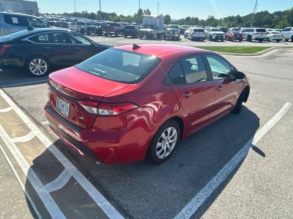 Used 2021 Toyota Corolla LE Sedan