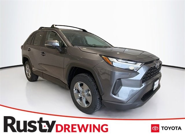 2025 Toyota RAV4 XLE's photo