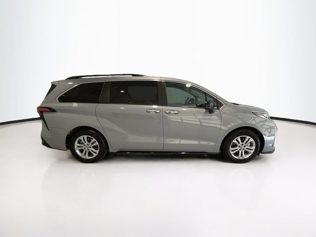 2023 Toyota Sienna 7