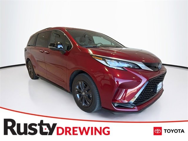 2024 Toyota Sienna XSE's photo