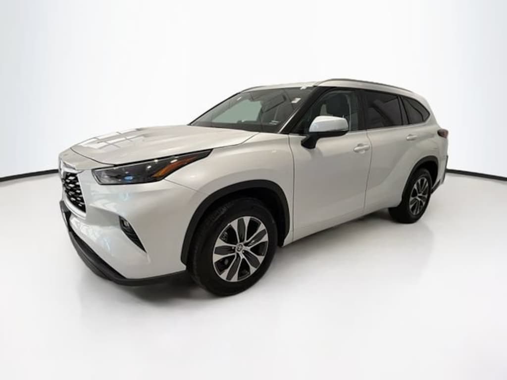 Certified 2025 Toyota Highlander XLE SUV