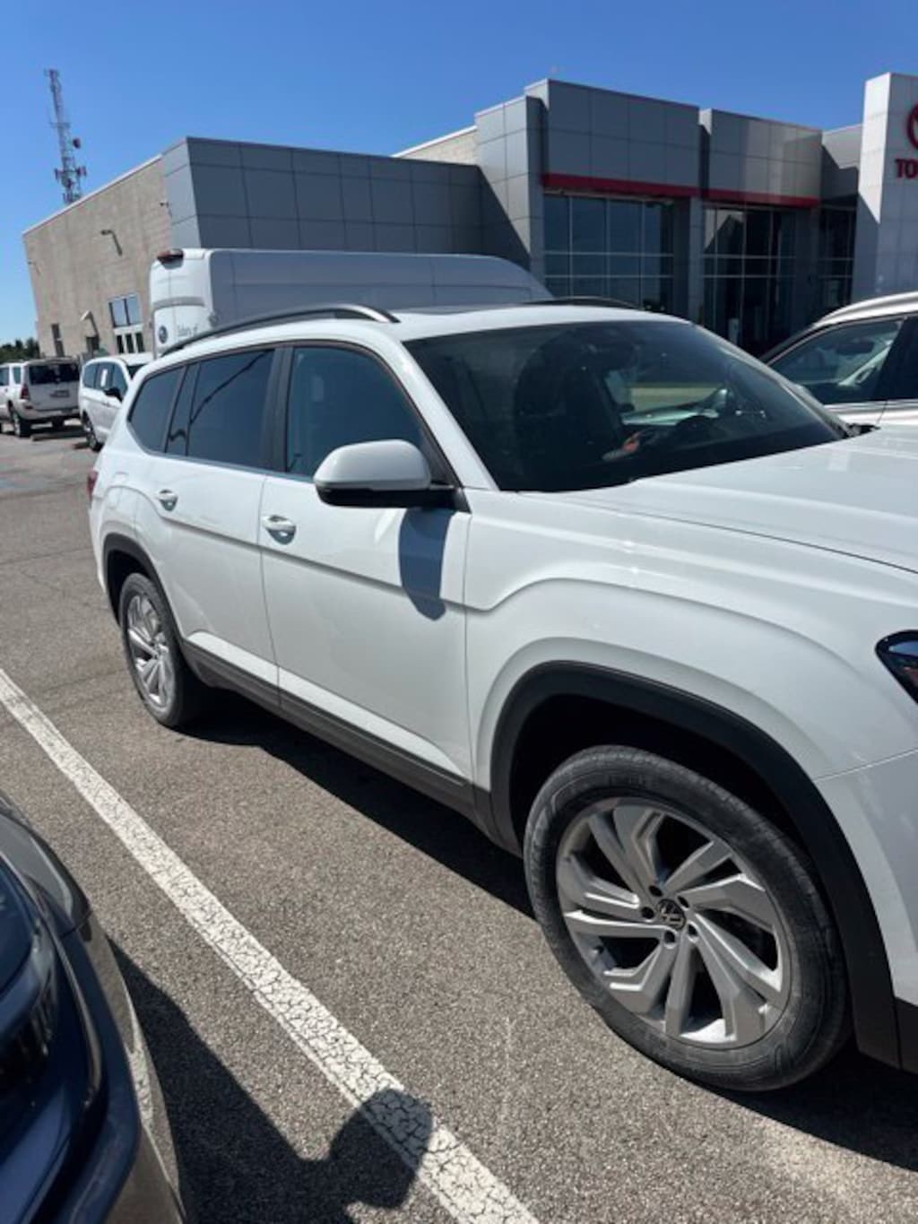 Used 2023 Volkswagen Atlas 2.0T SE w/Technology SUV