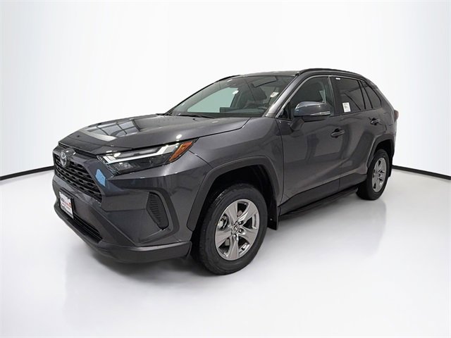2025 Toyota RAV4 XLE photo 3