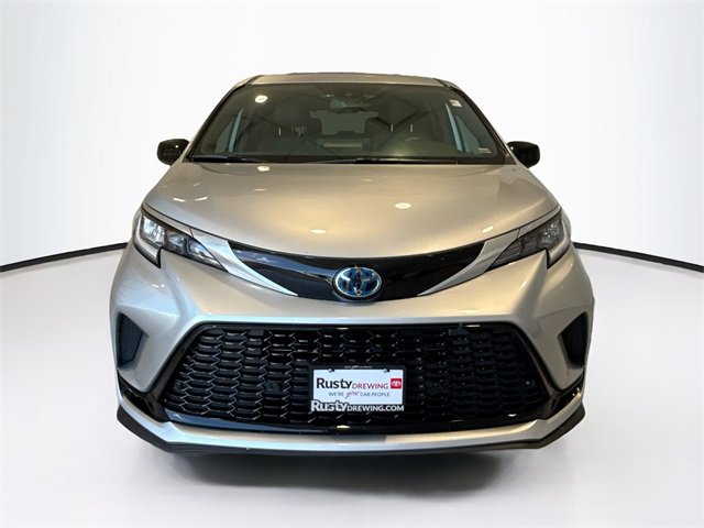 2024 Toyota Sienna XSE photo 2