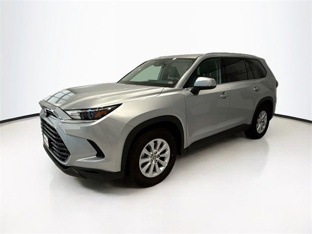 2025 Toyota Grand Highlander XLE photo 3