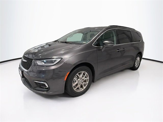 2022 Chrysler Pacifica Touring L photo 2