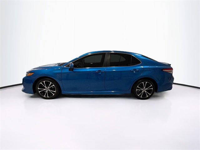 2018 Toyota Camry SE photo 4