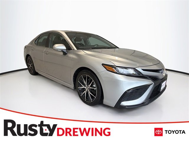 2024 Toyota Camry SE's photo