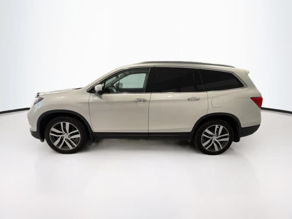 Used 2016 Honda Pilot Touring AWD SUV