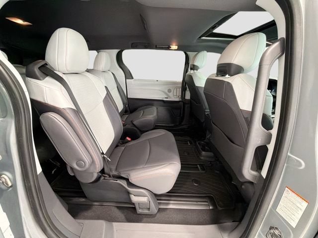 2023 Toyota Sienna 24