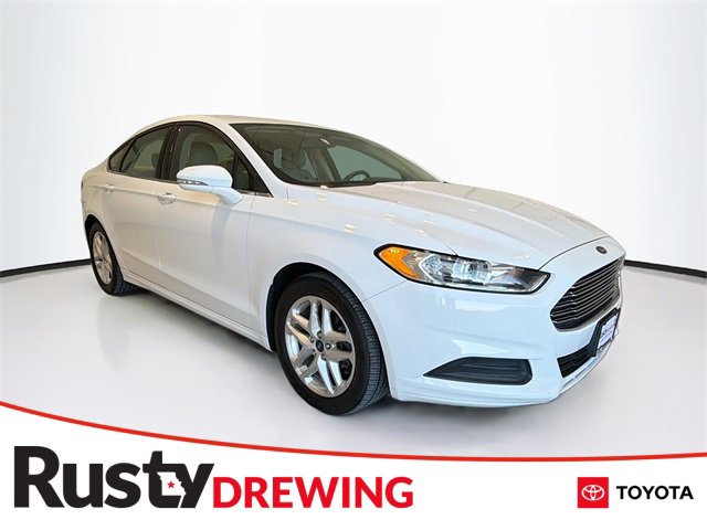 2016 Ford Fusion SE's photo