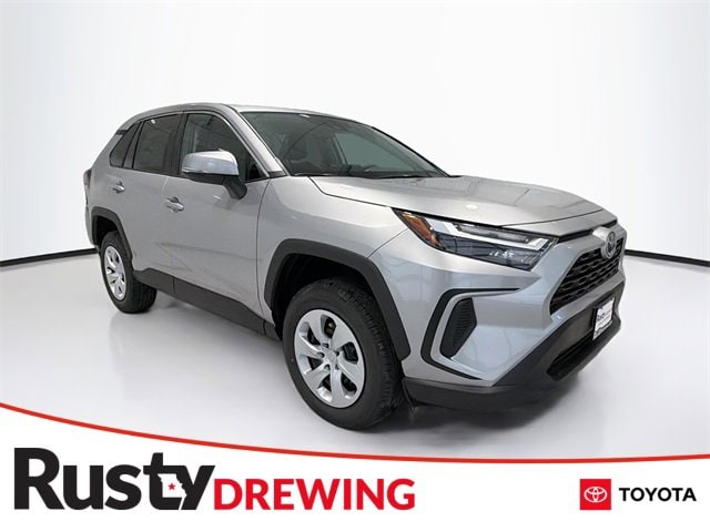 2025 Toyota RAV4 LE's photo
