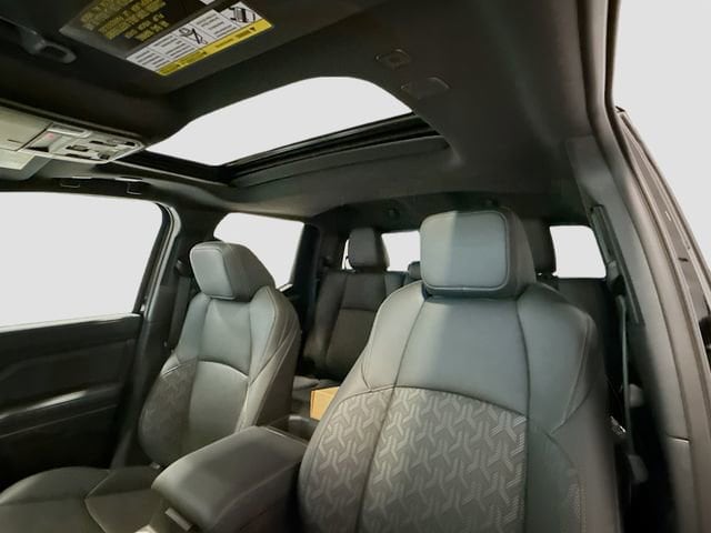 2025 Toyota Tacoma Limited - Photo 19