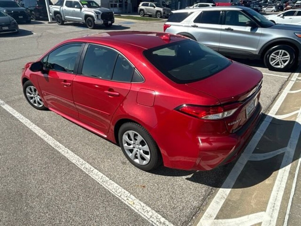 Used 2021 Toyota Corolla LE Sedan