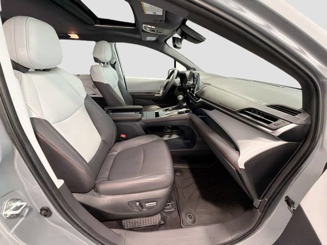 2023 Toyota Sienna 25
