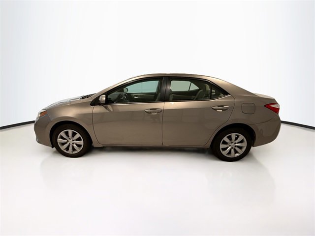 2016 Toyota Corolla LE photo 4