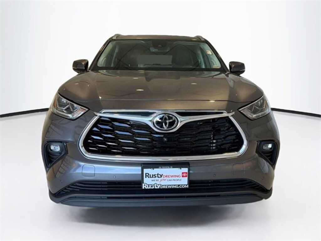Used 2023 Toyota Highlander L SUV