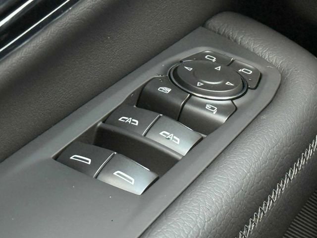 2026 GMC Yukon Denali - Photo 15