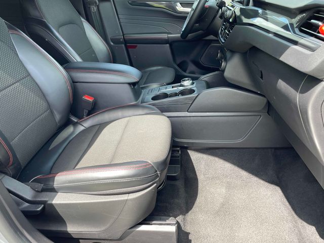 2024 Ford Escape ST-Line - Photo 8