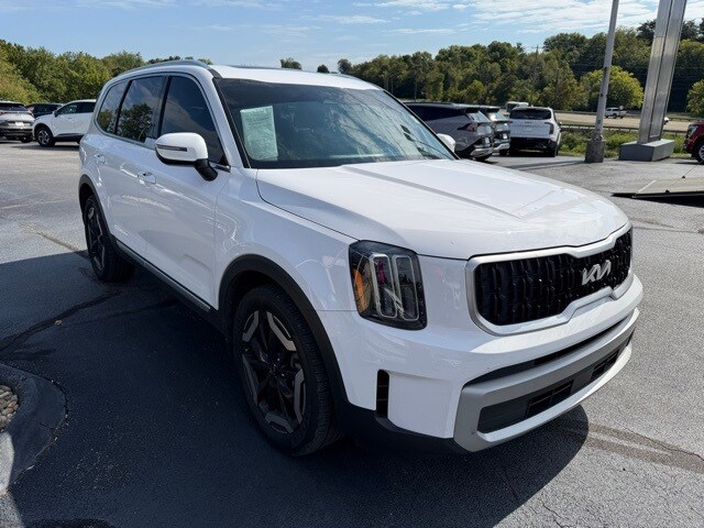 2023 Kia Telluride EX photo 3
