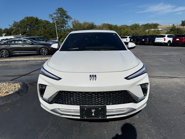 2025 Buick Envista Avenir photo 2
