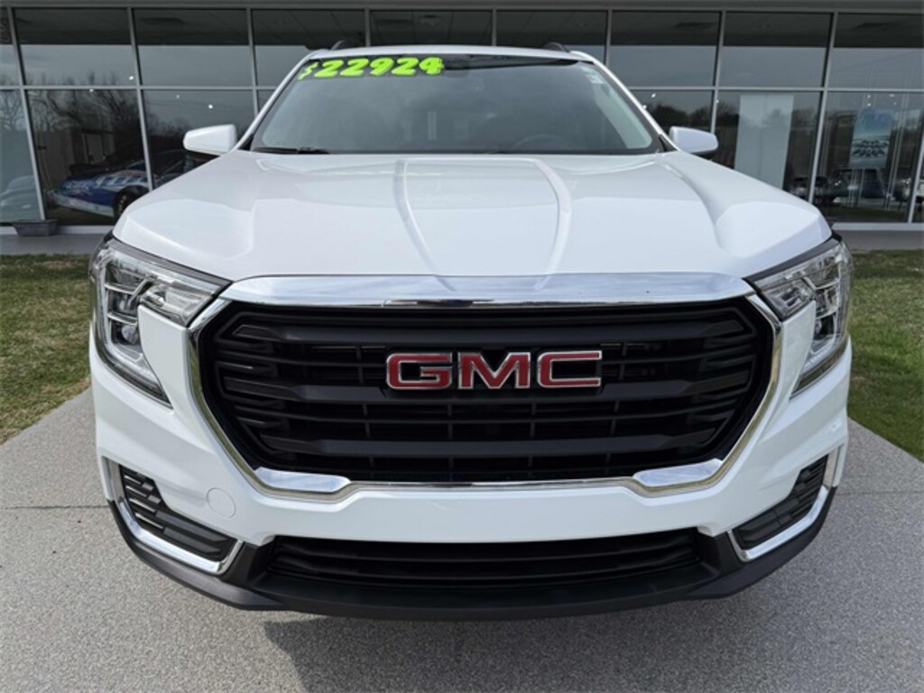 Used 2024 GMC Terrain SLE SUV