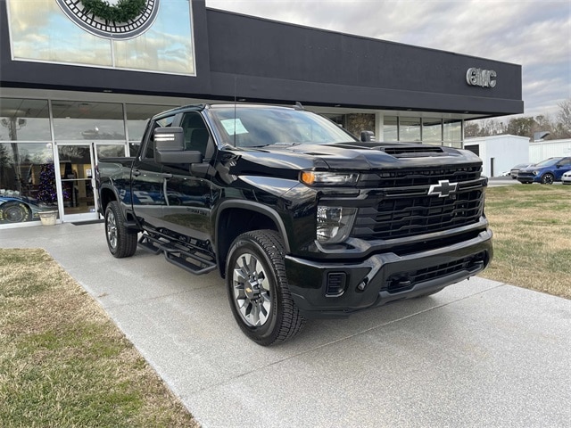 2024 Chevrolet Silverado 2500HD Custom's photo