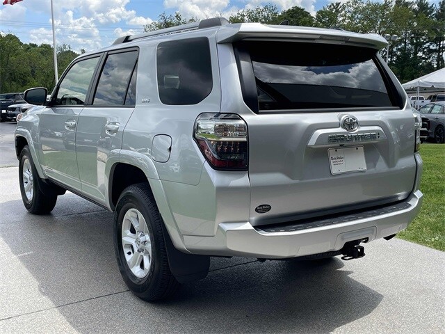 2024 Toyota 4Runner SR5 photo 4
