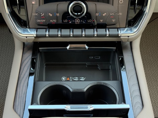 2026 GMC Yukon Denali - Photo 17