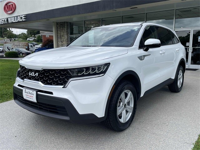 2023 Kia Sorento LX photo 4