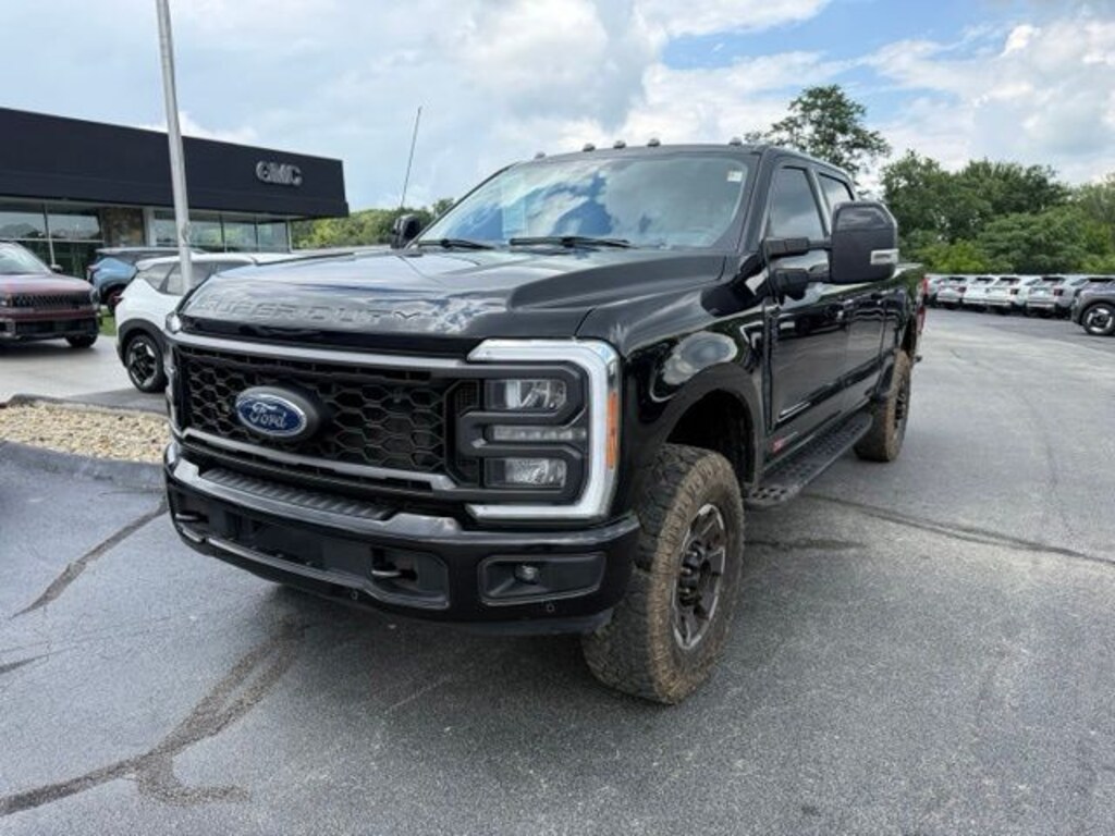 Used 2023 Ford F-250SD Lariat Truck