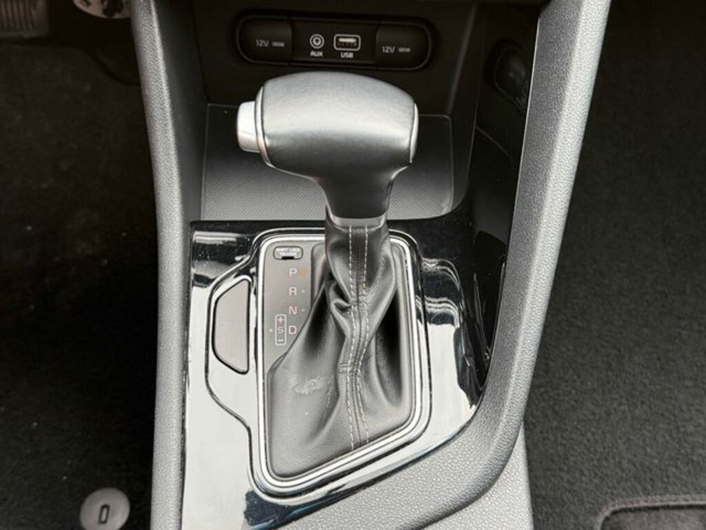 Used 2017 Kia Niro EX SUV