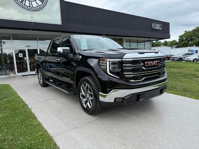 2023 GMC Sierra 4WD Crew Cab Short Box SLT's photo
