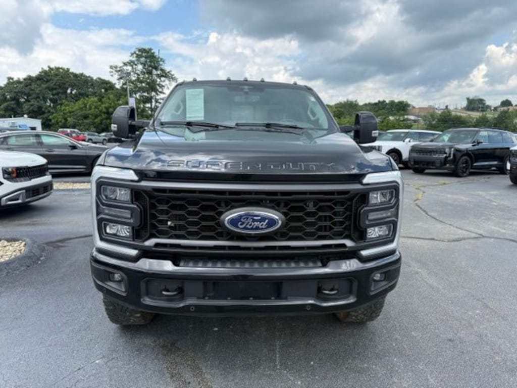 Used 2023 Ford F-250SD Lariat Truck