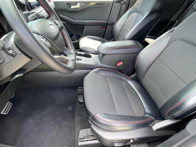 2024 Ford Escape ST-Line - Photo 24