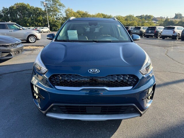 2021 Kia Niro Touring photo 2