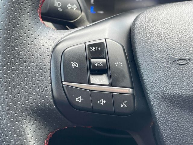 2024 Ford Escape ST-Line - Photo 13