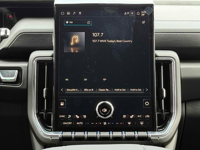 2026 GMC Yukon Denali - Photo 17