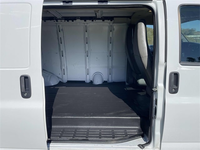 2023 Chevrolet Express Cargo Work Van - Photo 9