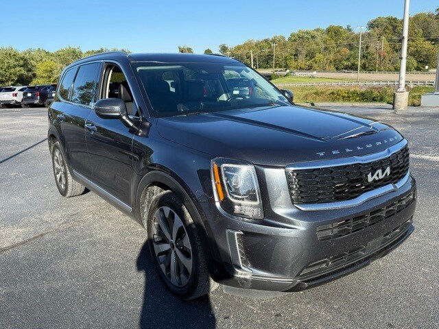 2022 Kia Telluride S photo 3