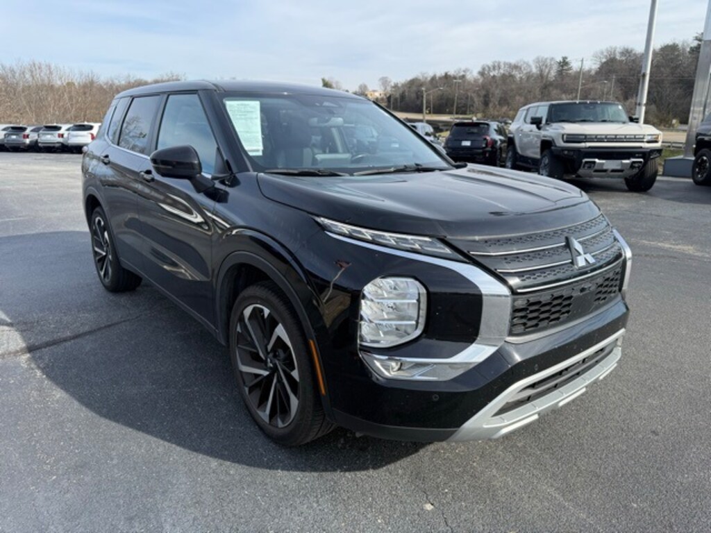 Used 2024 Mitsubishi Outlander SE SUV