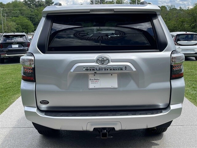 2024 Toyota 4Runner SR5 photo 3