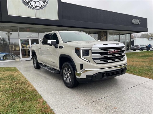 2026 GMC Sierra 1500 SLE's photo
