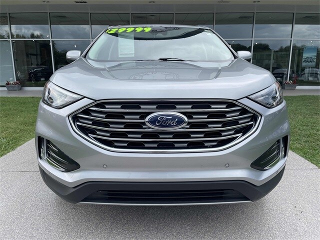 2024 Ford Edge Titanium photo 3