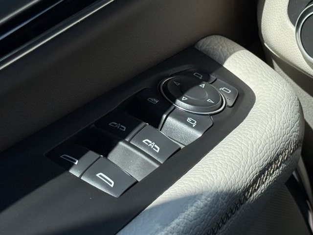 2026 GMC Yukon Denali - Photo 14