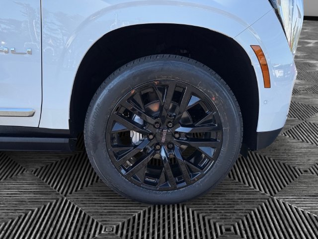 2026 GMC Yukon Denali - Photo 9