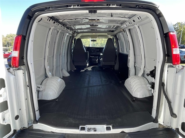 2023 Chevrolet Express Cargo Work Van - Photo 25